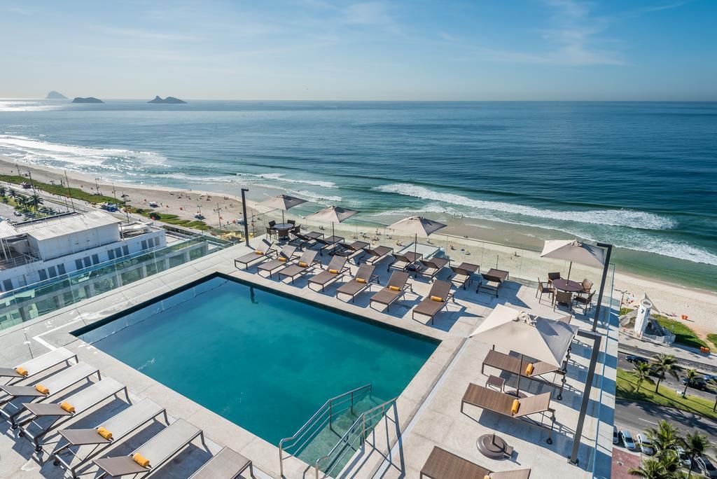 Windsor Marapendi Hotel Rio de Janeiro Exteriér fotografie The rooftop pool at the hotel